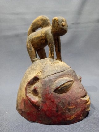 Máscara africana Antigua Etnia Yoruba