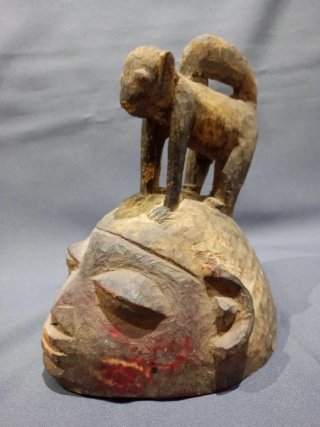 Máscara africana Antigua Etnia Yoruba