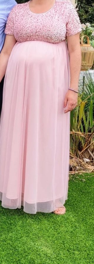 Vestido premamá boda rosa