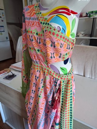 Vestido asimétrico multicolor talla M