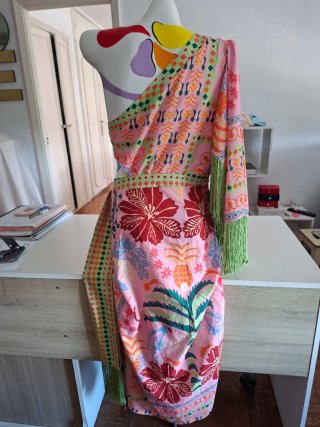 Vestido asimétrico multicolor talla M