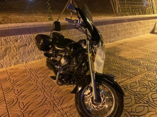 Moto Cruiser Negra en Venta
