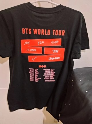 Camiseta BTS World Tour Tallas disponibles