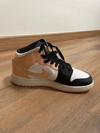 Nike Air Jordan 1 Mid Bambas