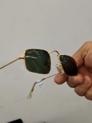 Gafas de sol Ray-Ban modelo Julie USA doradas