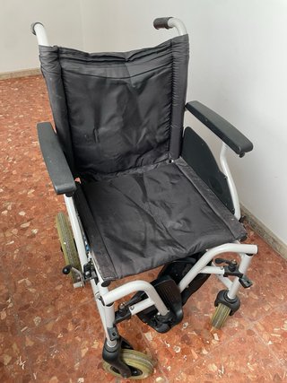 Silla de ruedas plegable