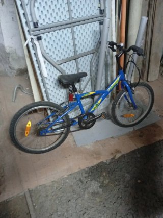 Bicicleta infantil azul