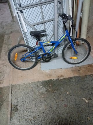 Bicicleta infantil azul