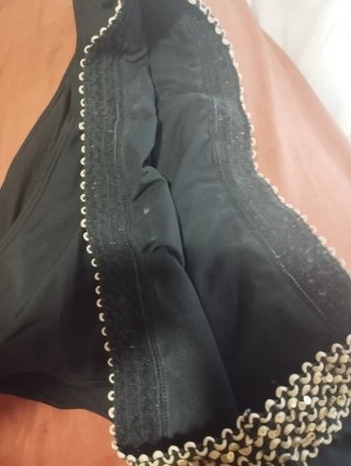 Bikini negro con detalles dorados Sin estrenar