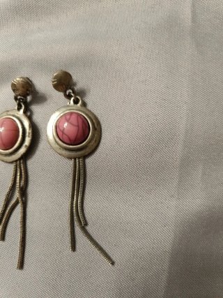 Pendientes largos con piedra rosa y plata