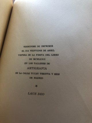 Libro de teatro con dos obras de J.D.Sutton