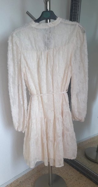 Vestido precioso nuevo sin estrenar. Con forro int