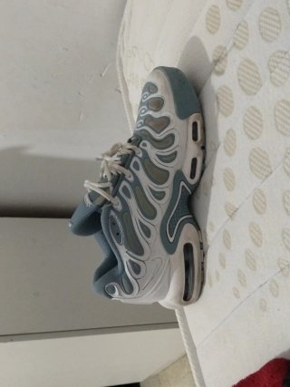 Zapatillas Nike Grises y Blancas