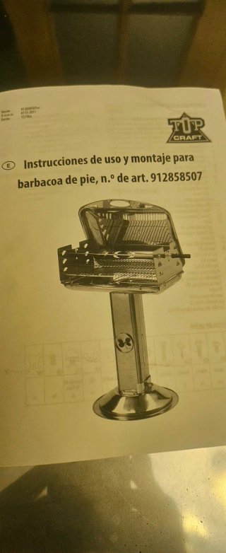 Barbacoa de metal sin estrenar