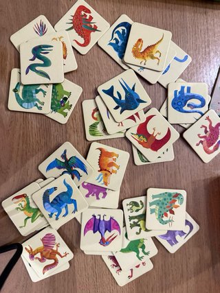 Libro e giochi di dinosauri Usborne da abbinare