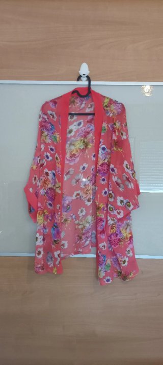 Kimono floral rosa talla única