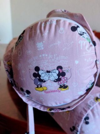 Cojín protector infantil Mickey Mouse rosa