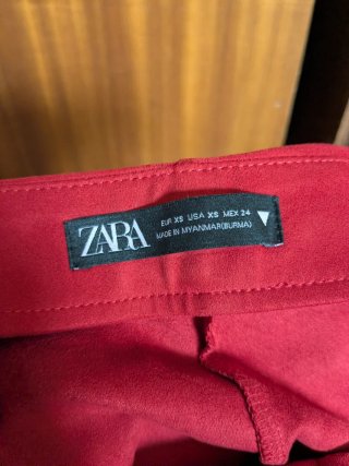 Falda pantalón roja con volantes