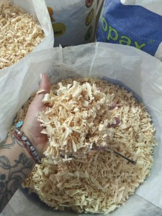 Sacos de virutas de madera de pino
