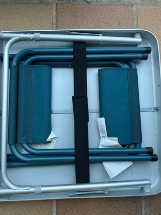 Mesa de camping Quechua com 4 banquetas