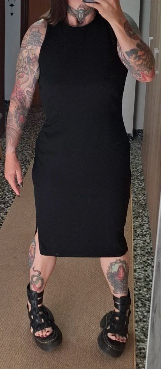 Vestido negro Shein L tirantes y frunces  abertura