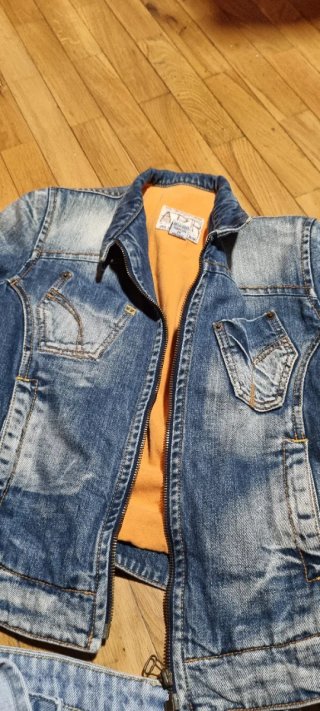 Chaqueta vaquera con forro naranja