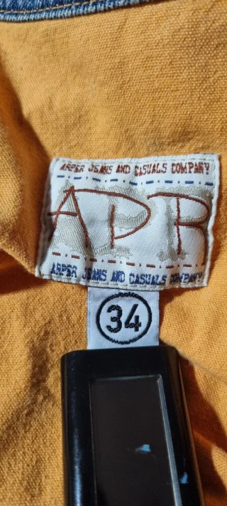 Chaqueta vaquera con forro naranja