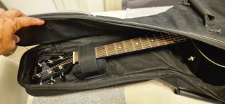 Guitarra Fender Negra con Funda