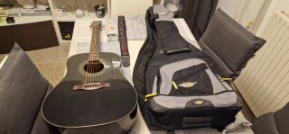 Guitarra Fender Negra con Funda