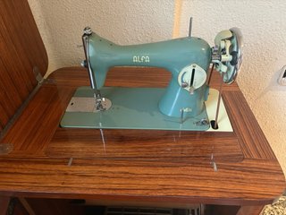 Mueble vintage máquina de coser