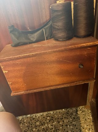 Mueble vintage máquina de coser