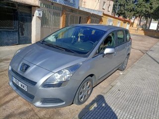 Peugeot 5008 2013