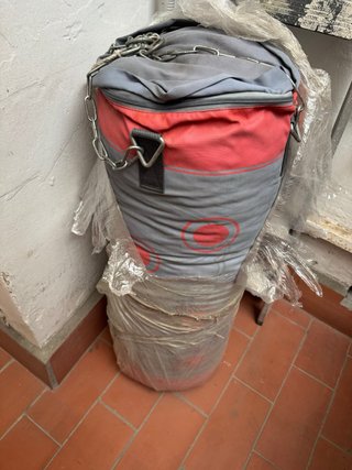 Saco de boxeo con cadena