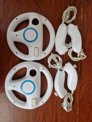 4 Mandos Wii con Accesorios