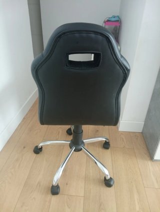 Silla juvenil gaming negra y roja
