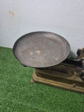 Balanza antigua 10 kg