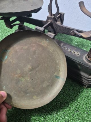 Balanza antigua de platos 5 kilos