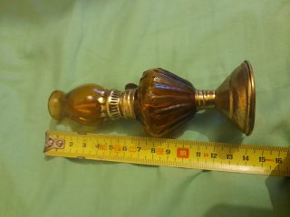 Lámpara de aceite Quinque ámbar y latón. Quinqué
