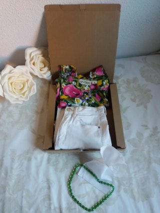 Set Top + Bianco Pantaloni + Collana REGALO