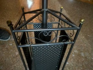 Colgador y paragüero de hierro forjado antiguo