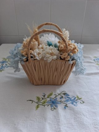 Cesta com Flores Secas Decorativas Cottagecore