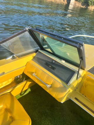 Barca Glastron SSV 177