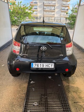 Toyota iQ 2011