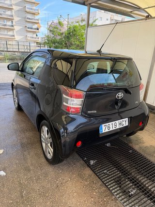 Toyota iQ 2011