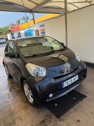Toyota iQ 2011