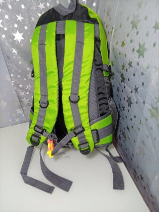 Mochila Aishanlang Verde y Gris Nueva