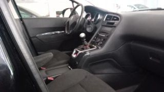 Peugeot 5008 2011