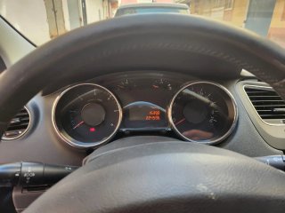 Peugeot 5008 2011