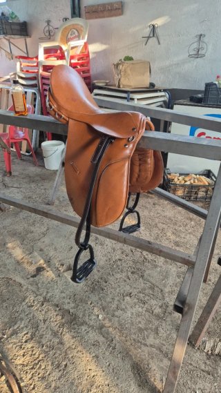 Montura inglesa cuero marrón