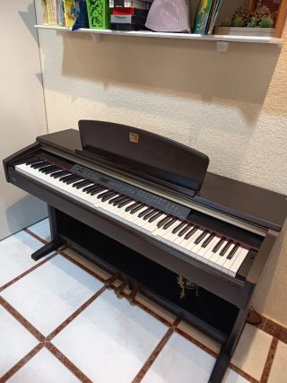 Yamaha Clavinova CLP-120 Piano Digital 88 Teclas